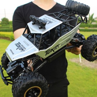 2.4GHz 4WD Double Motors Off-Road Climbing Car Remote Control Vehicle, Model:6026(Silver)