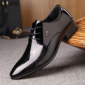 Men Pointed Glossy Crocodile Texture Leather Shoes, Shoe Size:45(Black)