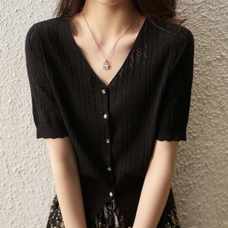 V-Neck Cutout Short Sleeve Ice Silk Knit T-Shirt (Color:Black Size:One Size)