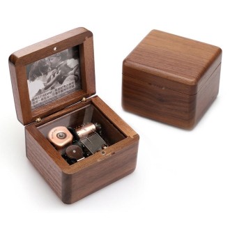 Frame Style Music Box Wooden Music Box Novelty Valentine Day Gift,Style: Walnut Red-Bronze Movement