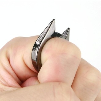 Women Men Safety Survival Ring Tool Self Defence Stainless Steel Finger Defense Ring(Black)