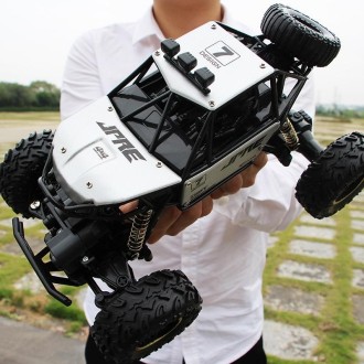 2.4GHz 4WD Double Motors Off-Road Climbing Car Remote Control Vehicle, Model:6241(Silver)