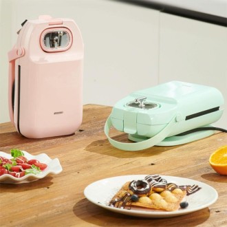 Multifunctional Waffle Maker Toaster Home Breakfast Machine Toast Pressure Roast(Green)