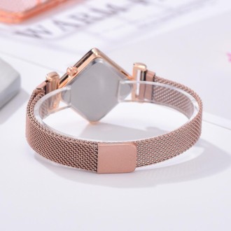 Ladies Diamond Dial Quartz Watch, Colour: Rose Gold Green + Bracelet