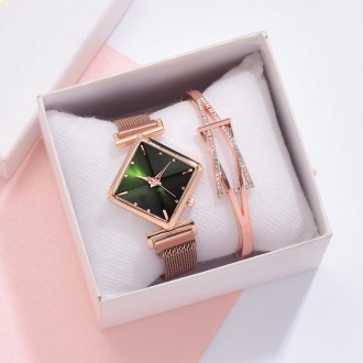 Ladies Diamond Dial Quartz Watch, Colour: Rose Gold Green + Bracelet