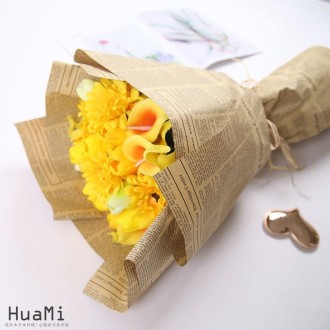 10pcs Retro Cowhide English Newspaper Gift Flower Packaging Material(Random Style Delivery)