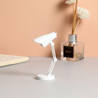 LED Foldable Mini Magnetic Desk Lamp with Clip(LD01 White)