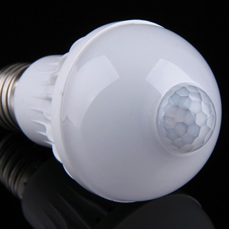 E27 5WInfrared Motion Sensor LED Light Bulb, Sensor Distance: 4-6m, AC 85-265V