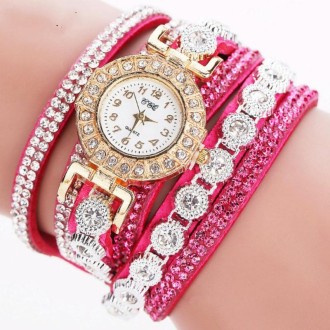 Small Dial Diamond-plated Winding Bracelet Quartz Watch(Rose red)