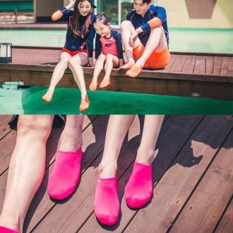 Non-slip Plastic Grain Texture Thick Cloth Sole Solid Color Diving Shoes and Socks, One Pair, Size:S (Black)