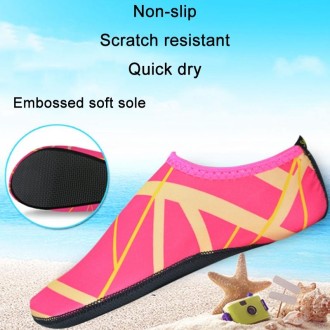 1 Pair Outdoor Snorkeling Non-Slip Soft Bottom Beach Diving Socks, Size: 38-39(Azure)