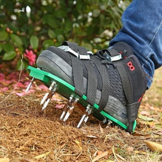 Garden Lawn Garden Tools Grass Ripper Spiked Shoes with 8 Metal Buckles (Green)