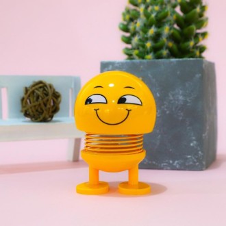 Car Interior Simulation Shaking Head Toy Swinging Sinister Smile Emoji Expression Decor Ornament