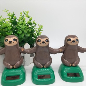 Novelty Solar Toys Plastic ABS Sloth Solar Powered Dancing for Car Decoration