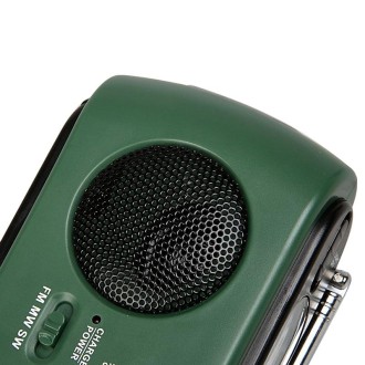 Dynamo / Solar Powered AM / FM Radio with Flashlight (RD332)(Green)