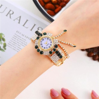 Ladies Bracelet Watch Quartz Watch Personality Wild Watch with Diamonds Pendant(Green)