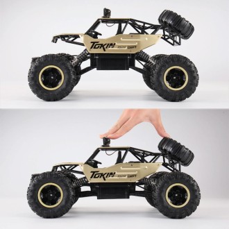 HD6026 1:12 Large Alloy Climbing Car Mountain Bigfoot Cross-country Four-wheel Drive Remote Control Car Toy, Size: 37cm(Silver)