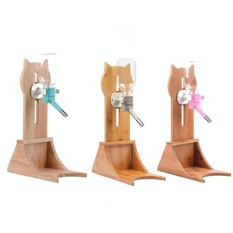 Pet Waterer Solid Wood Frame Hanging Water Bottle, Random Color Delivery, Specification: Bamboo Wood + Drinker Green